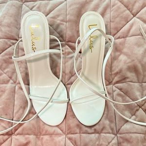 🤍LULUS🤍 White Strap Heels Size 10